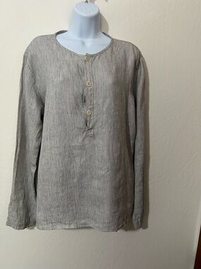 CP Shades - Women’s Casual Linen Henley Shirt in Cream With Black Stripes. NWOT